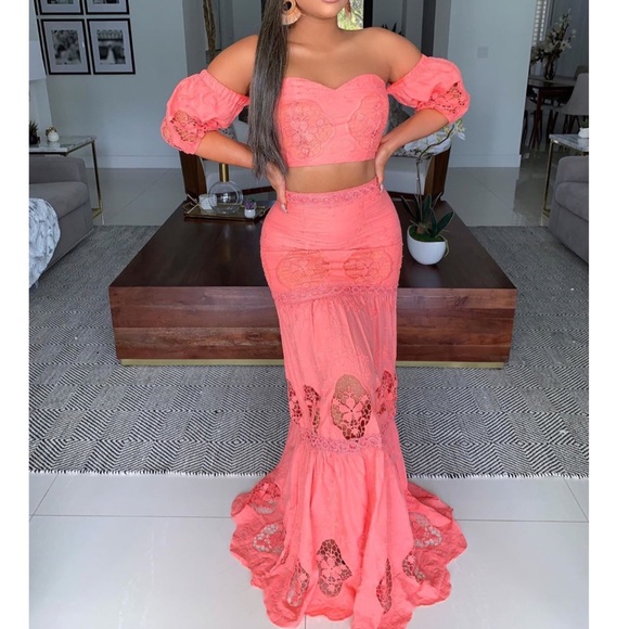 HP🎉 Coralista Piece Floral Crochet Crop Top Maxi Skirt Set